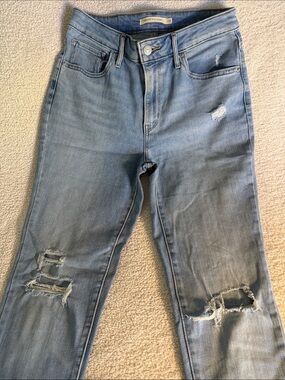 Levi 721 Light Blue Distressed Women's Jeans - Classic High-Rise